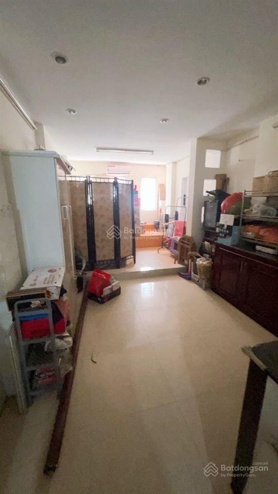 Nhà trung tâm q3 nguyễn thiện thuật, 4 tầng + sân thượng. hẻm ô tô + gần chợ, 35 m2 vuông vức.