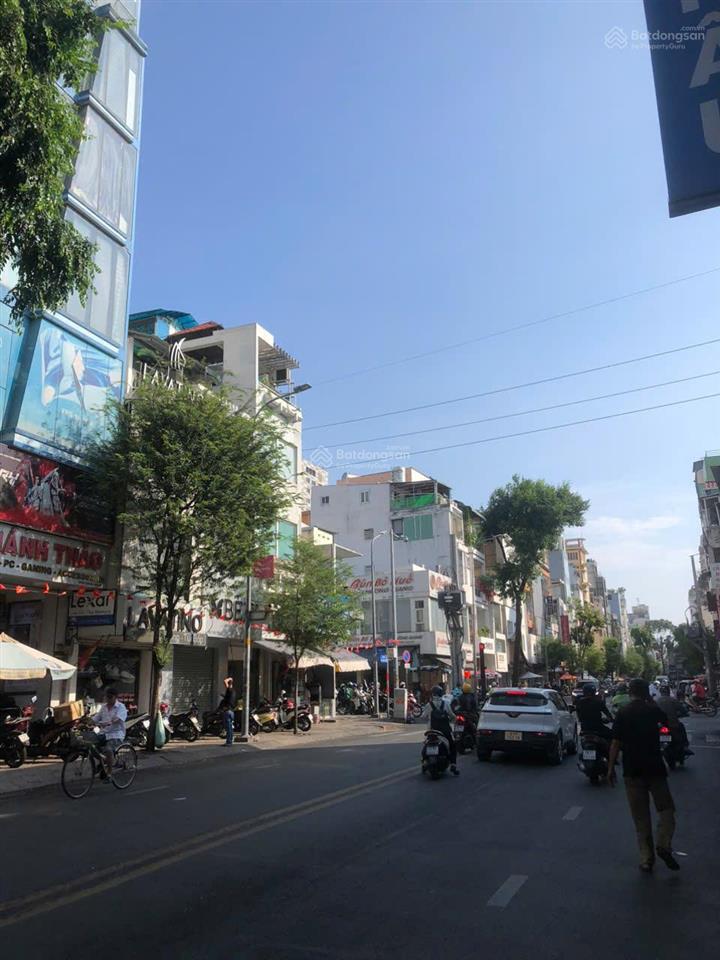 Nhà võ văn tần quận 3, 2 mặt hẻm cực thoáng, gần mặt tiền chỉ 5m. khu trung tâm buôn bán sầm uất.
