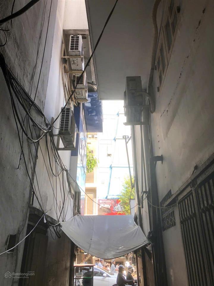 Nhà võ văn tần quận 3, 2 mặt hẻm cực thoáng, gần mặt tiền chỉ 5m. khu trung tâm buôn bán sầm uất.