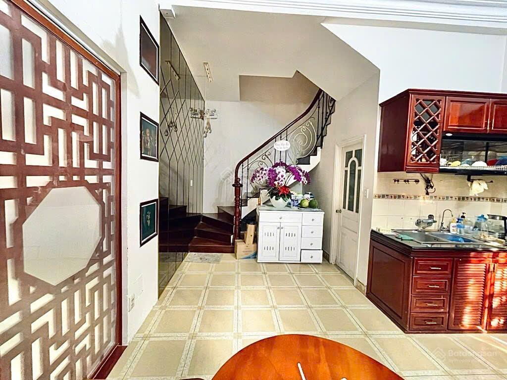 Biệt thự mini đặng dung, quận 1. ngang gần 8m, khu vực vip, công năng phù hợp gia đình ở lâu dài