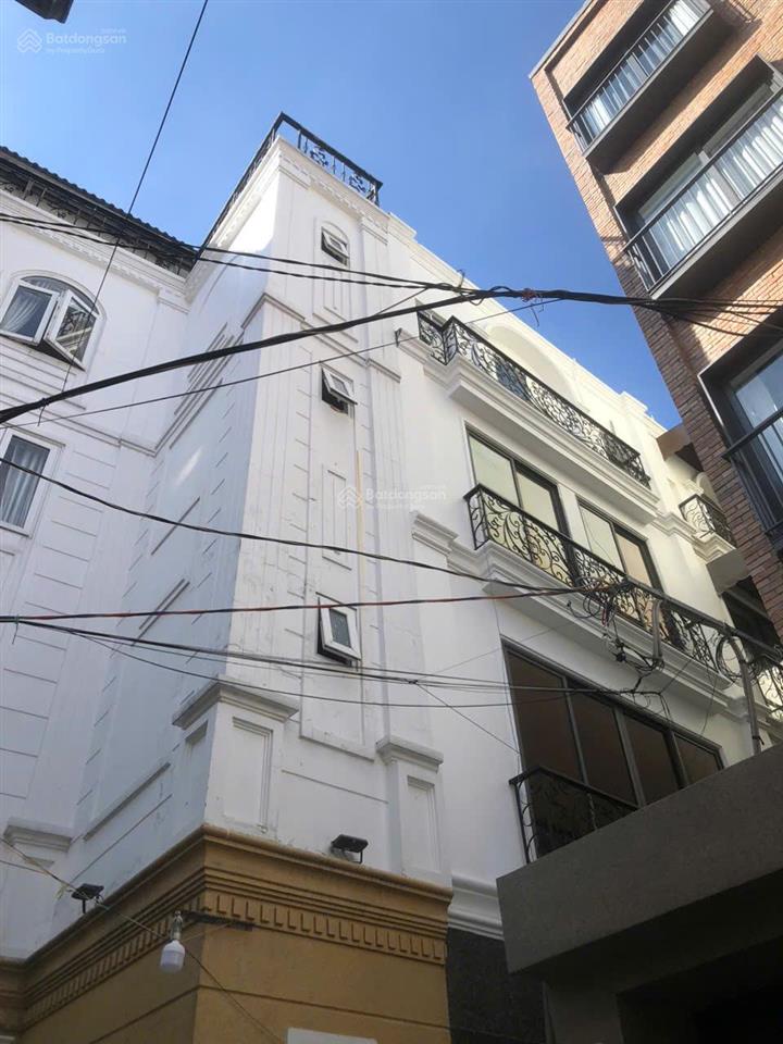 Nhà trung tâm quận 3, đường võ thị sáu, cách mt 30m. ngang 6,5m, 3 lầu 4pn + st, vị trí rất tốt.
