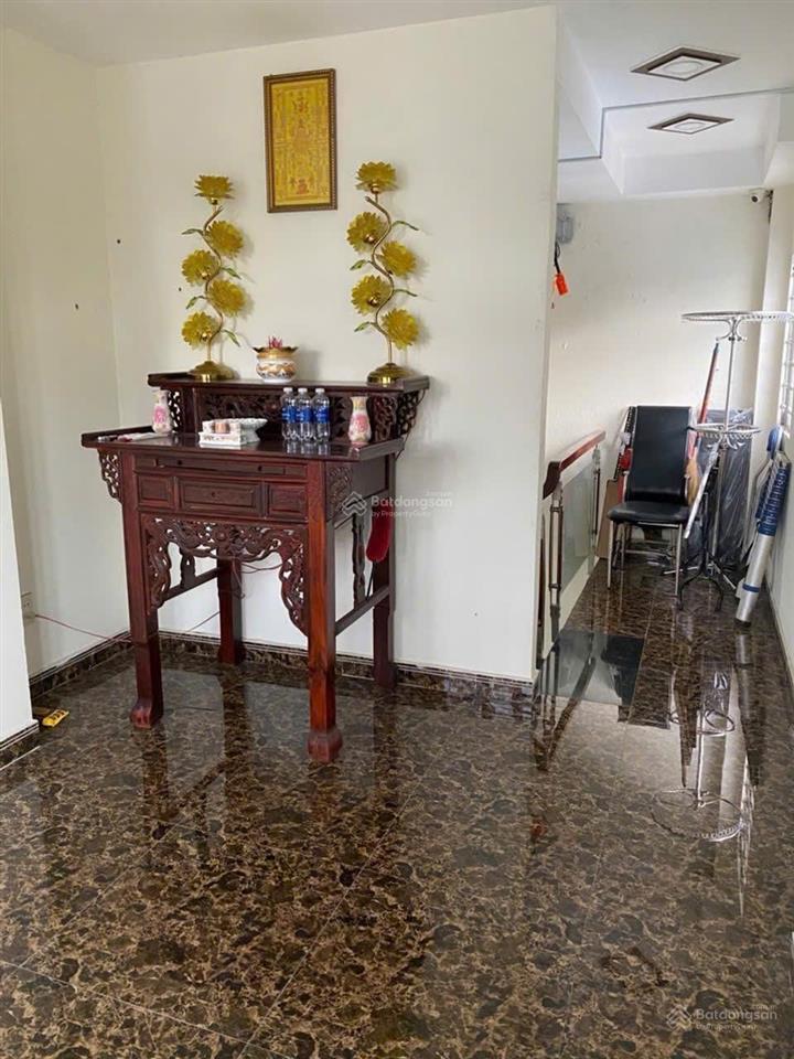 Cách mặt tiền 15m, 4 lầu 3pn + sân thượng, phù hợp ở và kd. nhà đẹp nguyễn trọng tuyển, phú nhuận