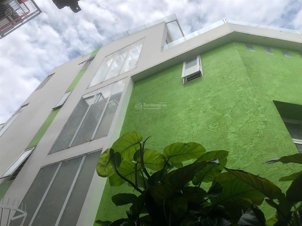 Ngang 7,4m gần mặt tiền phan đình phùng  cầu kiệu. 3 lầu, sổ vuông a4, công nhận 91m2 + sân thượng