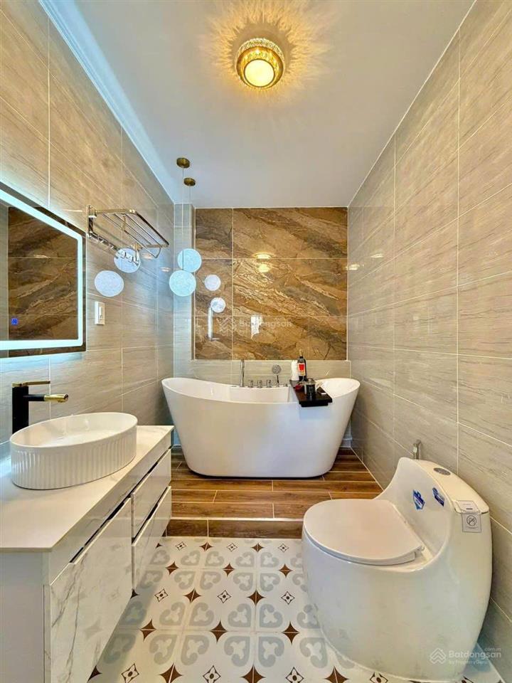 Vào ở ngay nhà 2 mặt hẻm, nở hậu phan đình phùng. 3 lầu, tặng nội thất cao cấp, xem nhà là thích