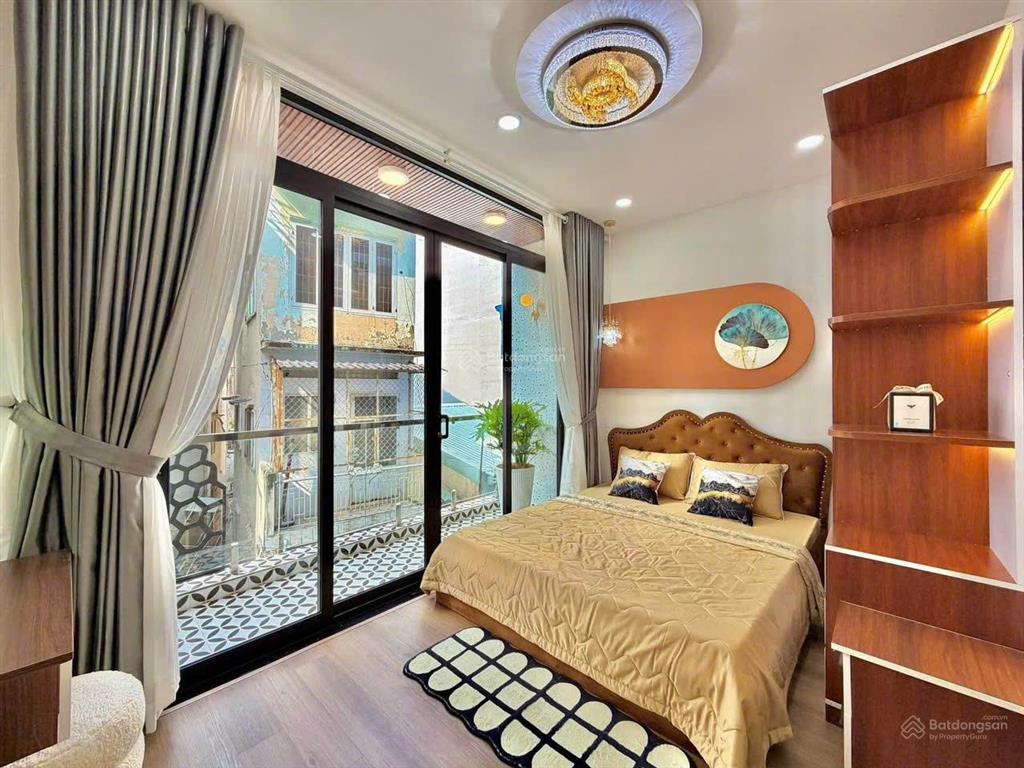 Vào ở ngay nhà 2 mặt hẻm, nở hậu phan đình phùng. 3 lầu, tặng nội thất cao cấp, xem nhà là thích