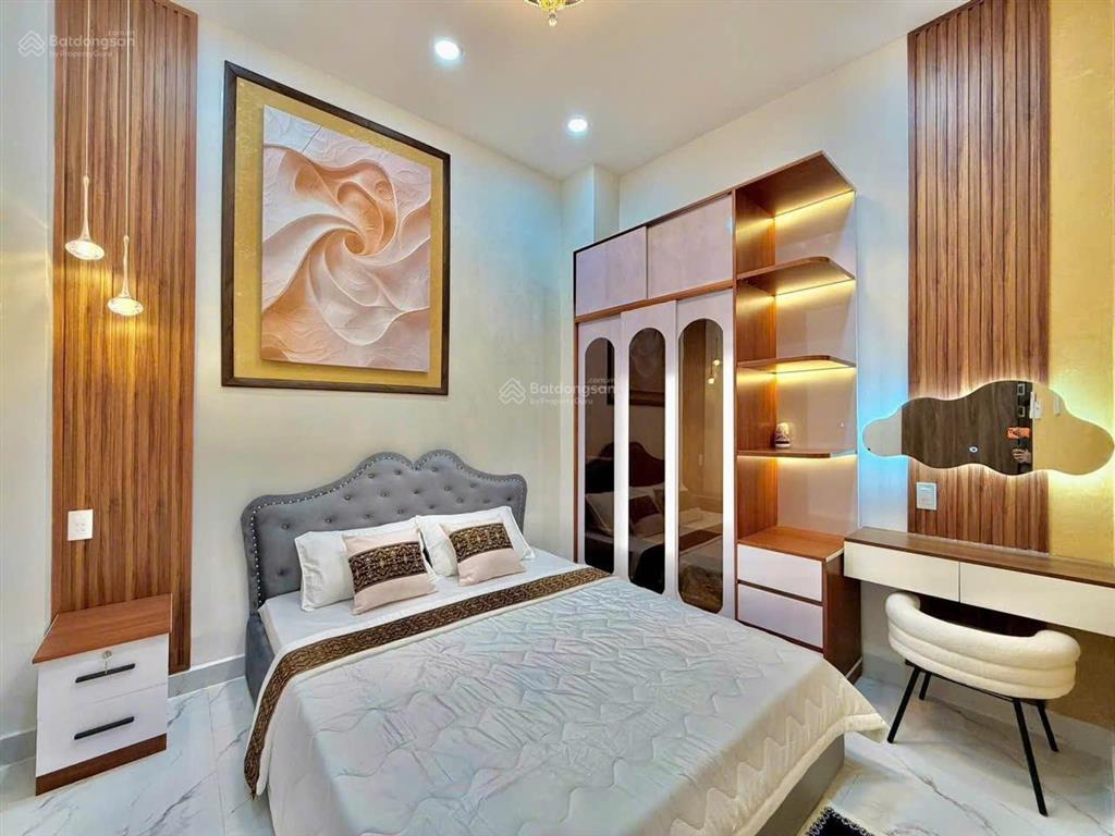 Vào ở ngay nhà 2 mặt hẻm, nở hậu phan đình phùng. 3 lầu, tặng nội thất cao cấp, xem nhà là thích