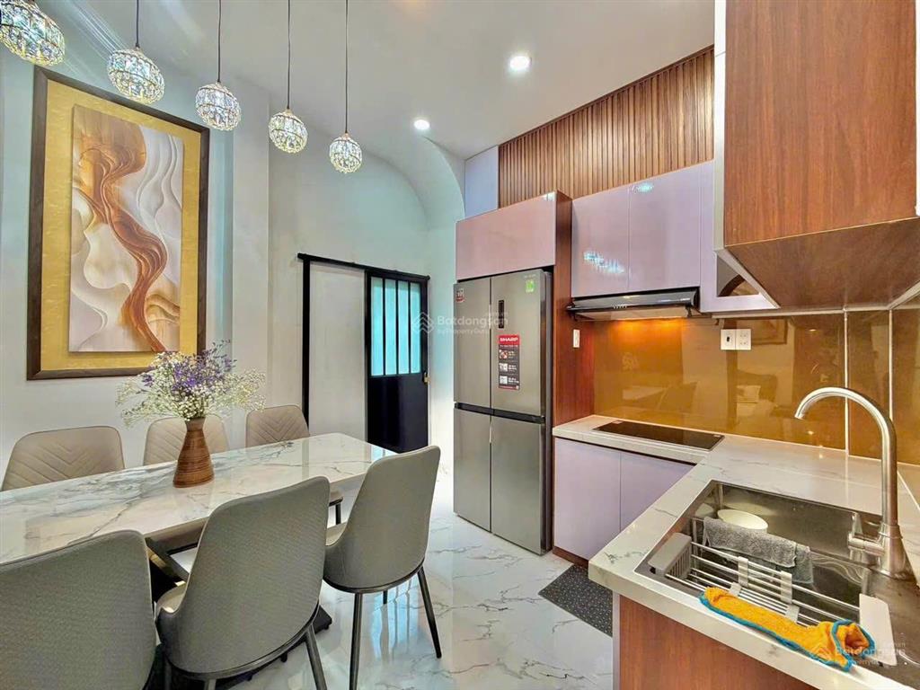 Vào ở ngay nhà 2 mặt hẻm, nở hậu phan đình phùng. 3 lầu, tặng nội thất cao cấp, xem nhà là thích