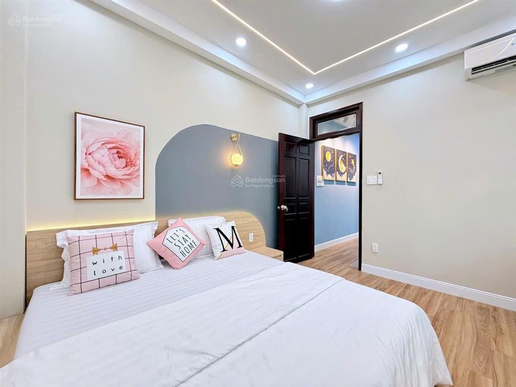 Nhà gần mặt tiền cô giang, p. cầu kiệu. 2 mặt hẻm, 5pn + sân thượng chill, tặng nội thất cao cấp