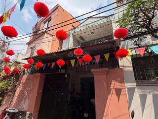 62m2, hẻm ô tô, sát mặt tiền nguyễn trọng tuyển, p. cầu kiệu. nhà cũ tiện xây mới, sân rộng thoáng.