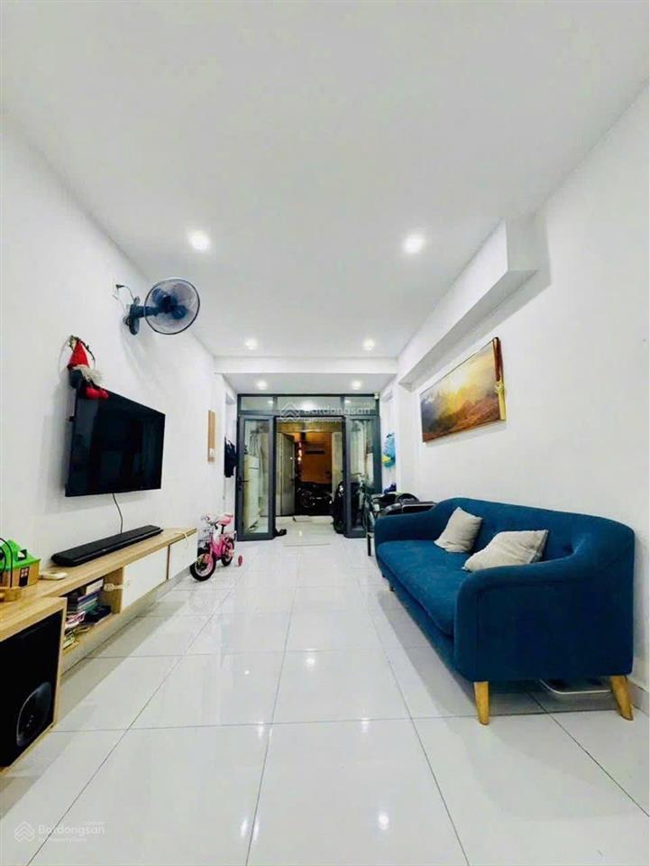 Nhà 2 lầu, 49m2, tặng full nội thất gần mặt tiền phan đình phùng thông trường sa, giáp q1, tiện kd.