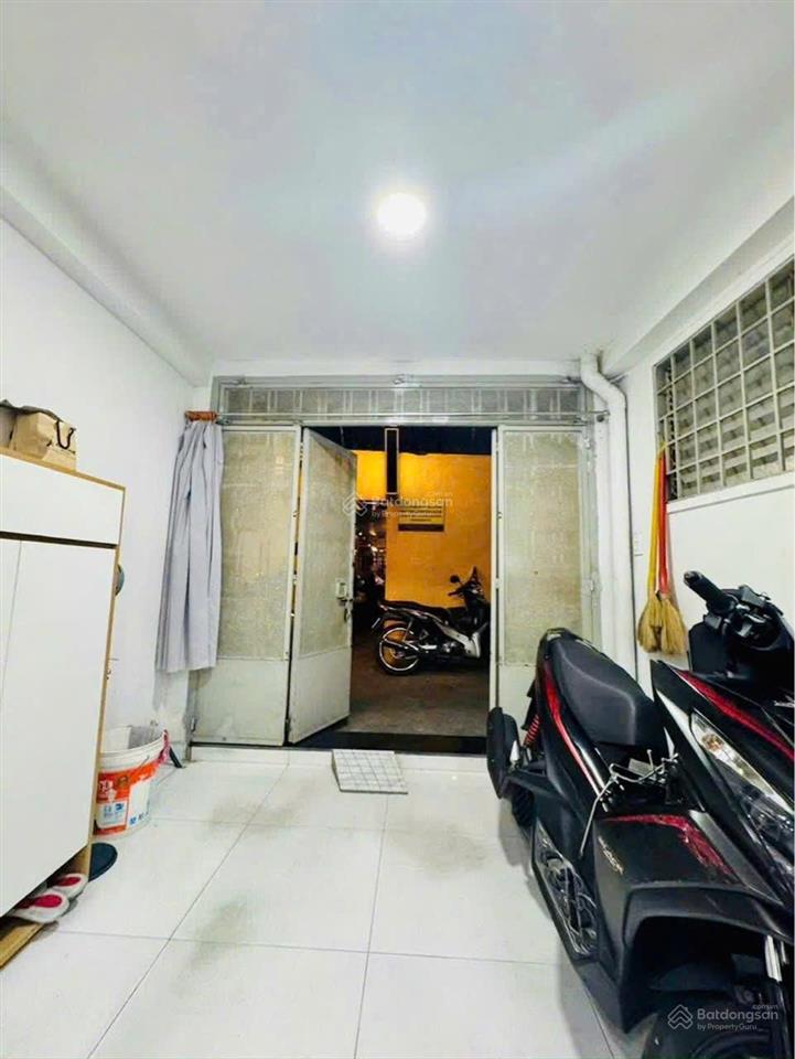 Nhà 2 lầu, 49m2, tặng full nội thất gần mặt tiền phan đình phùng thông trường sa, giáp q1, tiện kd.