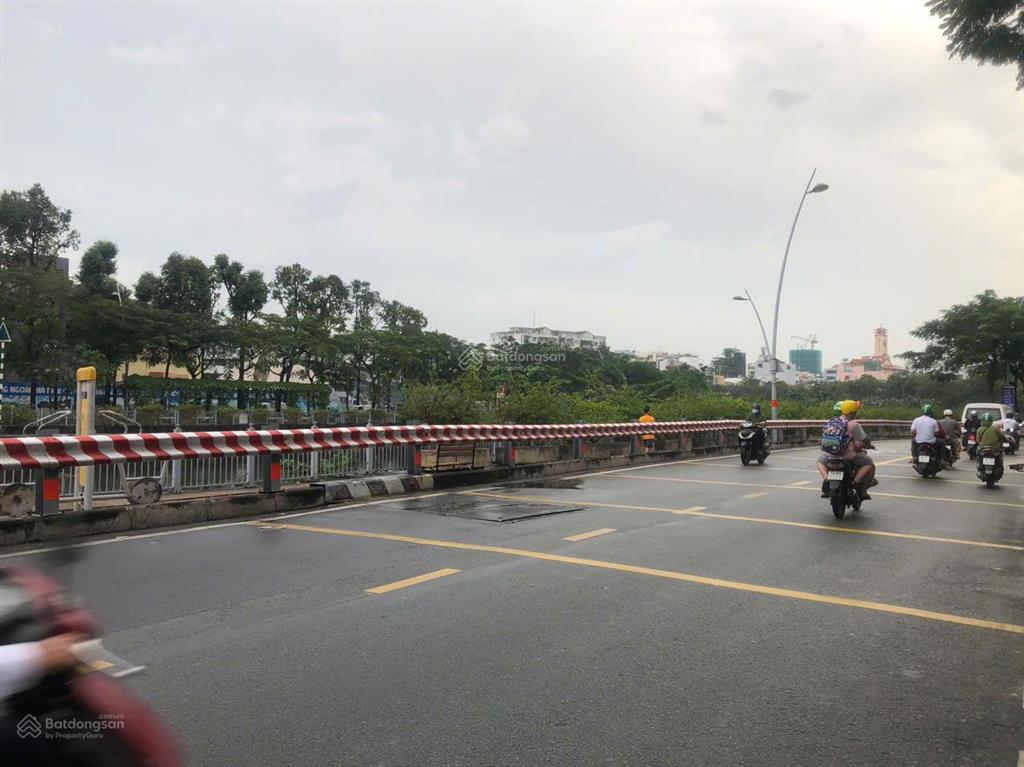Nhà 50m2, 2 mặt hẻm cách mt hoàng sa 20m, p. tân định. 3 tầng 4pn vô cùng thoáng mát và rộng rãi