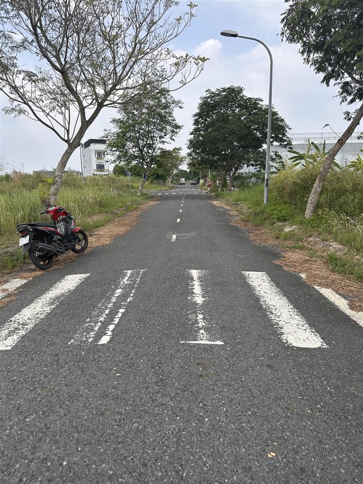 Chủ đang ngộp  cần bán gấp . sổ sẵn