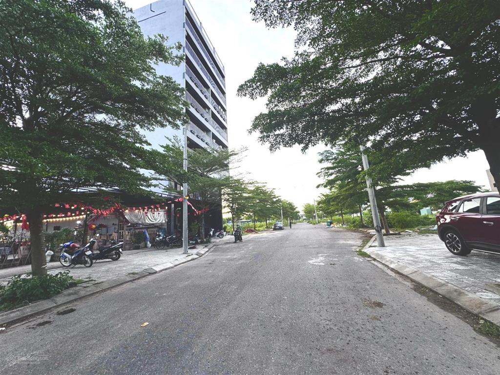 Kđt sentosa riverside  điện bàn đông  tp đà nẵng, trục thông đường 7m5, s 135m2. giá 3tỷ150