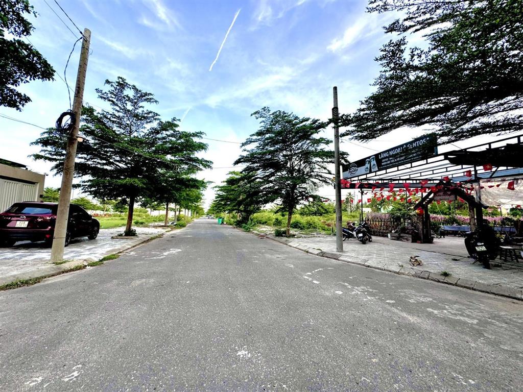 Kđt sentosa riverside  điện bàn đông  tp đà nẵng, trục thông đường 7m5, s 135m2. giá 3tỷ150