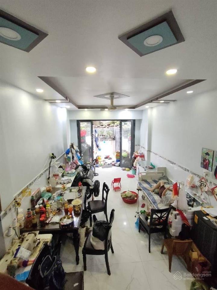 Gần trương đình hội  bán nhà phú định, 127m2, 4.2x30m, 5pn, chỉ 5.5 tỷ
