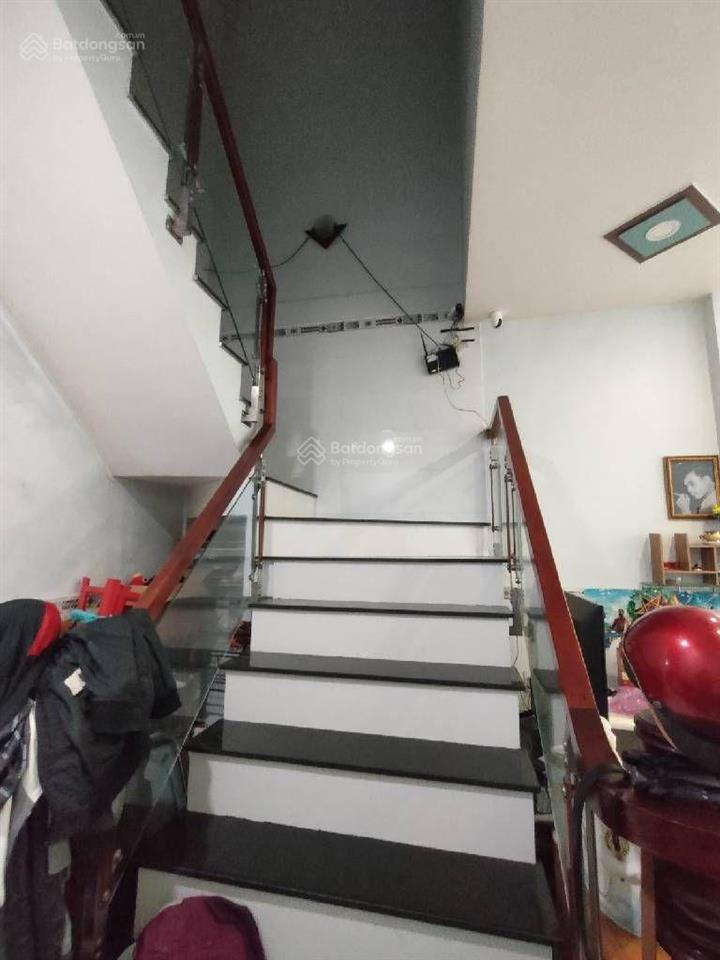 Gần trương đình hội  bán nhà phú định, 127m2, 4.2x30m, 5pn, chỉ 5.5 tỷ