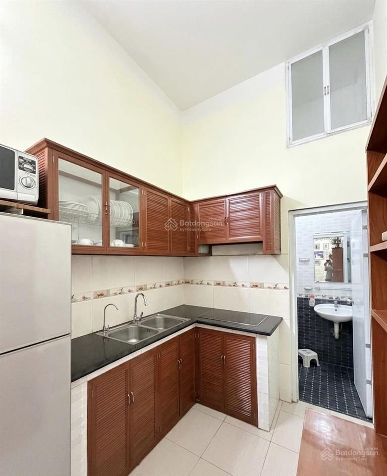 H.i.ếm, 8,9 t.ỷ có ngay nhà dân xây giáp bát, hoàng mai. dt34m2, 5 tầng, cách ô tô 10m.