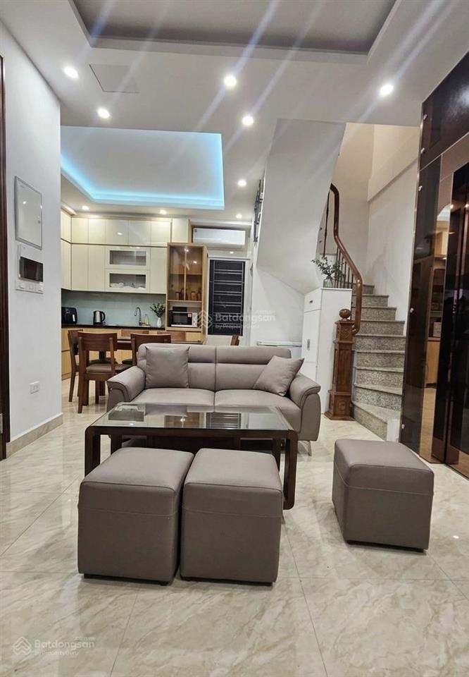 Nhà tân mai, hoàng mai, dân xây 5 tầng, dt50m2, gi.á 9,5 t.ỷ