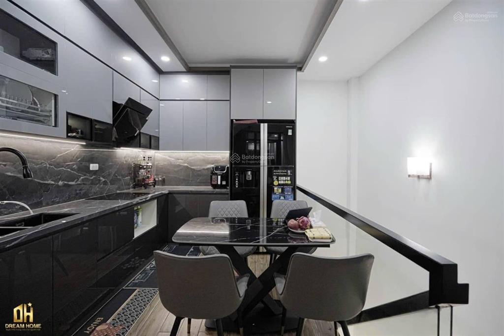 Nhà phân lô 6 tầng ô tô đỗ cửa trung tâm hoàng mai chỉ 10 tỷ