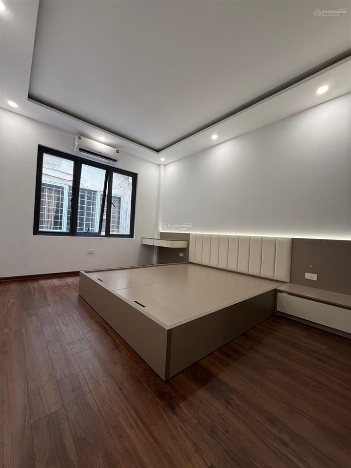 Bán nhà tân mai  hoàng mai  5 tầng mới đẹp  ngõ thông thoáng  gần hồ đền lừ  nhỉnh 8 tỷ