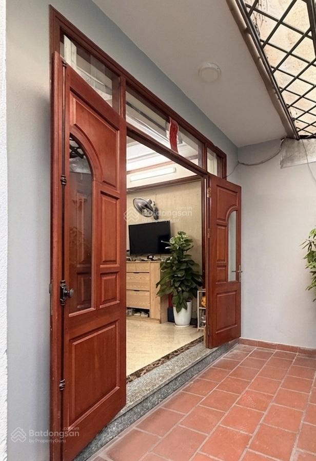 Nhỉnh 8 tỷ, nhà 5 tầng, dt32m2, ô tô đỗ cổng, 2 thoáng. trung tâm tân mai, hoàng mai.