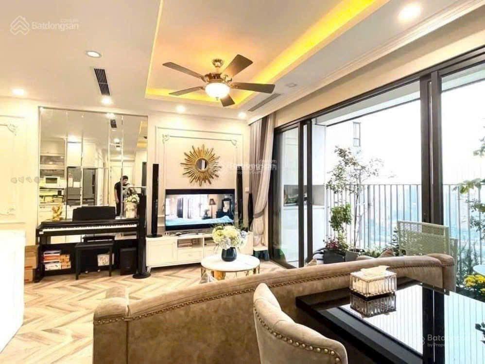 Chính chủ bán căn hộ 81 m2 tòa a, 2 phòng ngủ the golden palm 21 lê văn lương. giá 8 tỷ