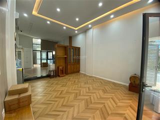 Cho thuê nhà riêng, ngang 5m2, dài 24m2, nội thất cao cấp