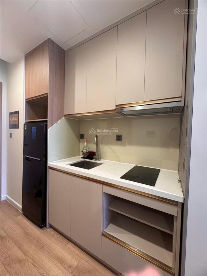 Cho thuê 1 năm studio ở ngay, tiện ích 5*, cách biển 300m, gần bãi cháy