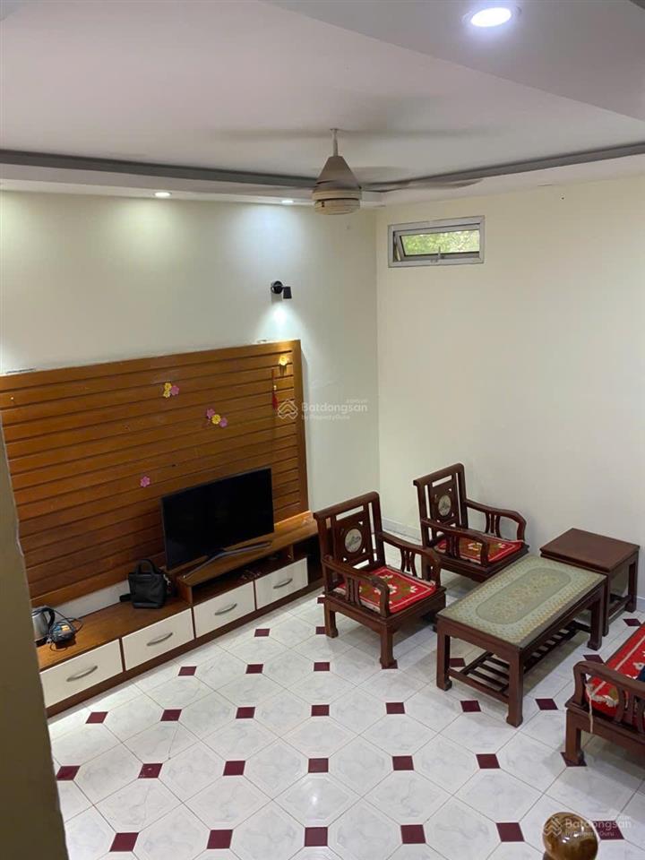 Cho thuê nhà riêng nguyên căn ngõ 67 thái thịnh. dt 55m*4t*mt 4m, đcb. giá 11,5tr/th