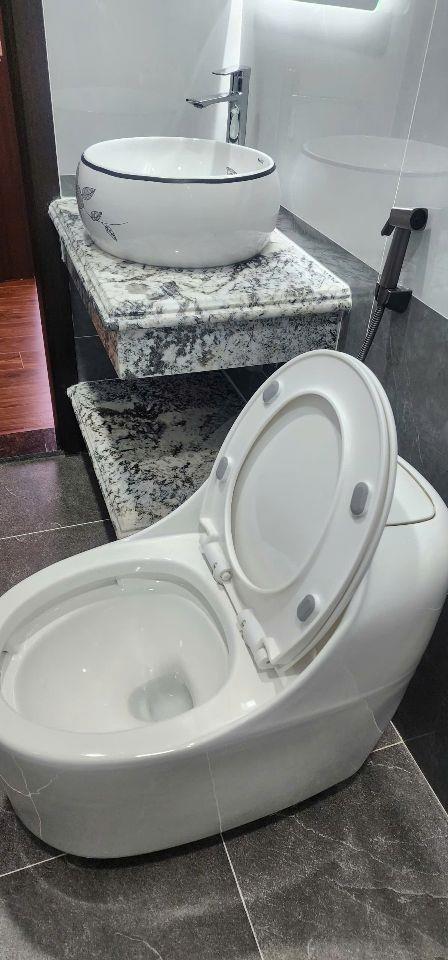 BÁN NHÀ 7 TẦNG, GÓC 3 MẶT ĐƯỜNG, SỐ 4 NGÕ 521 NGUYỄN TRÃI. LH:0393111533 HOẶC 0934306688.