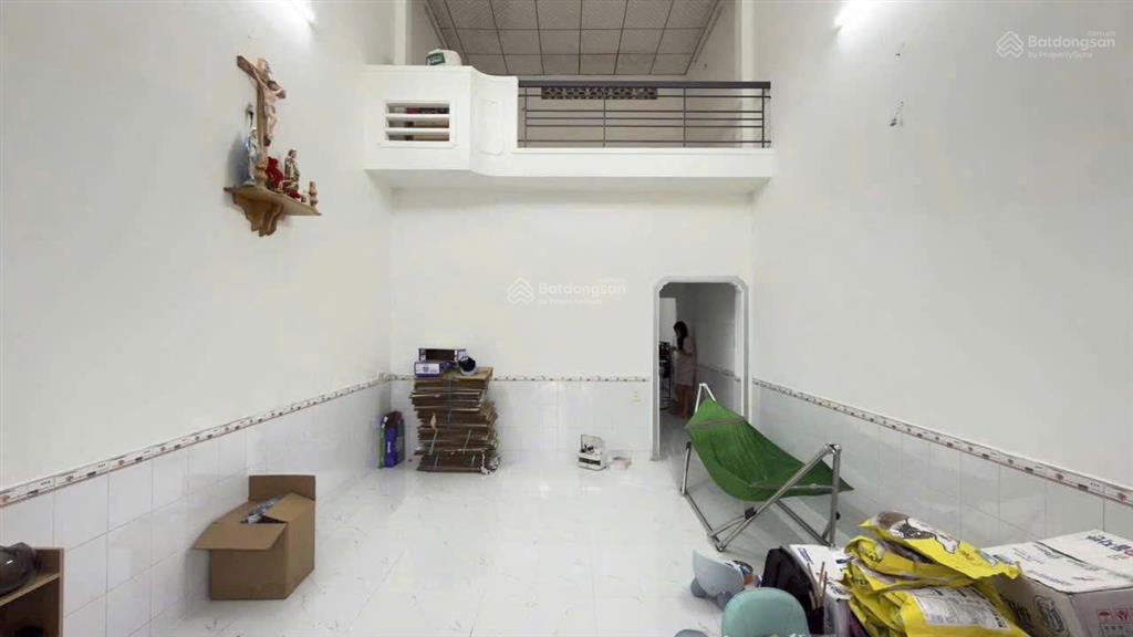 Bán nhà gác lửng sổ hồng riêng 4,05m x 14m 1/đường giác đạo,trung chánh ,hóc môn giá 3,5 tỷ còn bớt