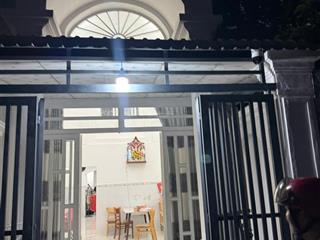Bán nhà sổ hồng riêng 4m x 17m gác lững 3,9tỷ tl ,1/nguyễn thị thảnh,thới tam thôn,hóc môn,giáp q12