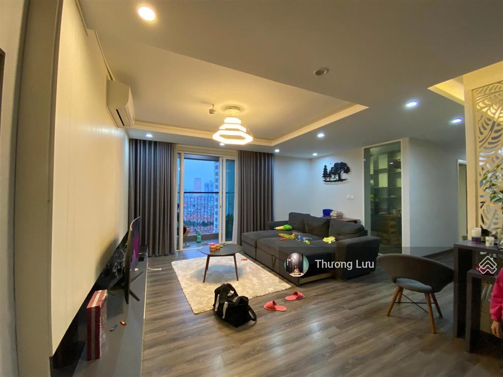 Bán căn 3pn dt 105m2  view bể bơi seasons avenue, có slot oto, giá tốt