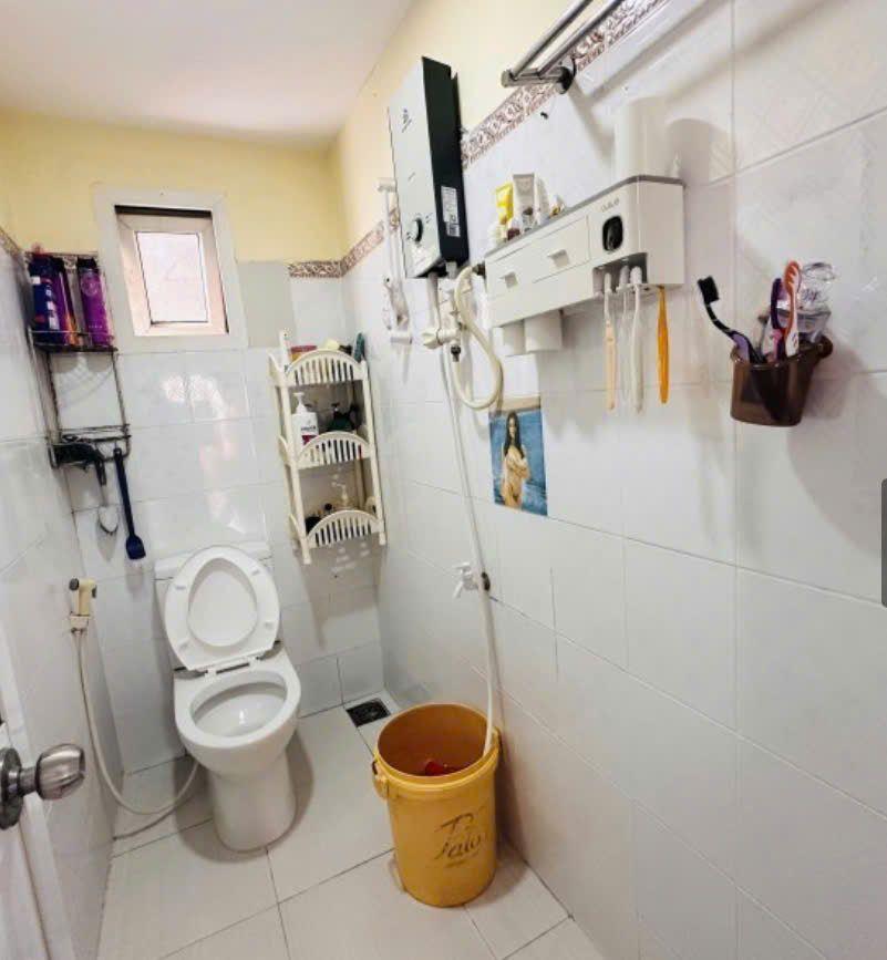 Nhà 2 mặt thoáng 2 tầng - hoàn công đủ - ngang 5.8. lh:0966856870 