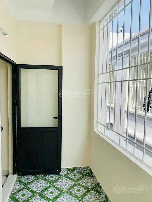 Nhà 4t*33m2 vị trí đẹp gần chợ phượng,đại học thể thao. ngõ nông,rộng ô tô vào tận nhà. giá 3,29 tỷ