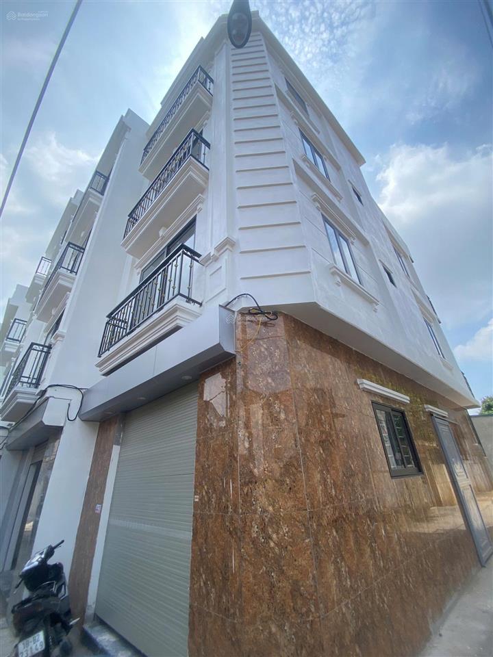 Nhà 4t*43m2 ngõ thông ô tô vào, khu vực trong đê đầy đủ mọi tiện ích, nhà 2 mặt thoáng. giá 5,25 tỷ