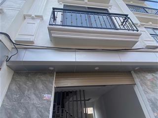 Nhà 4t*43m2 ngõ thông ô tô vào, khu vực trong đê đầy đủ mọi tiện ích, nhà 2 mặt thoáng. giá 5,25 tỷ