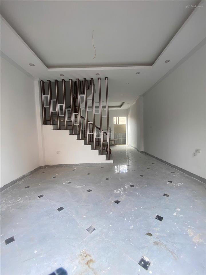 Nhà 4t*43m2 ngõ thông ô tô vào, khu vực trong đê đầy đủ mọi tiện ích, nhà 2 mặt thoáng. giá 5,25 tỷ