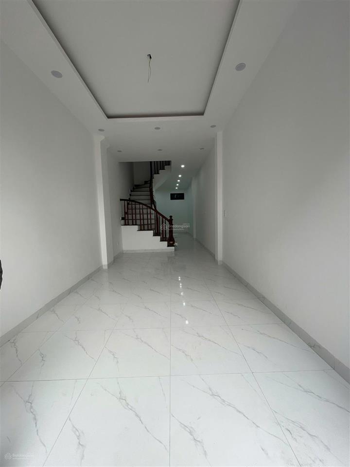 Nhà 3t*42m2 cách địa lộ thăng long chỉ 300m, ngõ trước nhà rộng,thoáng. gần chợ,trường. giá 3,9 tỷ