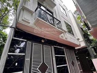 Nhà 3,5t*32m2 thoáng trước sau, ngõ nông ô tô đỗ cổng, cách đại học thể thao 2km. giá chỉ 2,99 tỷ