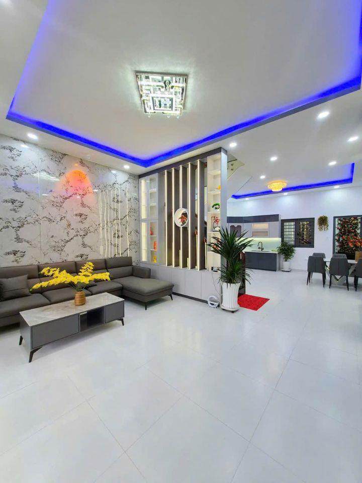 BÁN NHÀ KĐT 5 SAO CÁCH CHỢ BÌNH CHÁNH CHỈ 2KM (5,5 X 15) CHỈ 4.5 TỶ. LH:0908815596