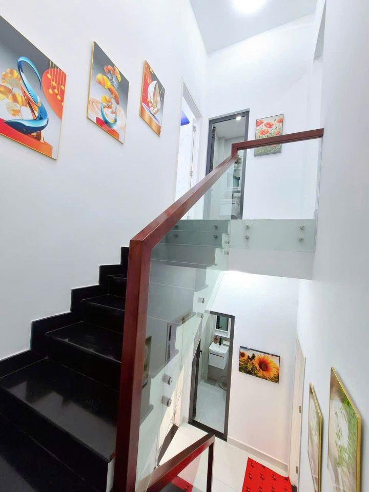 BÁN NHÀ KĐT 5 SAO CÁCH CHỢ BÌNH CHÁNH CHỈ 2KM (5,5 X 15) CHỈ 4.5 TỶ. LH:0908815596