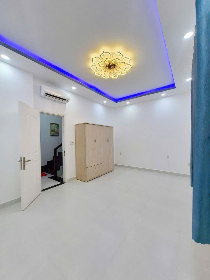 BÁN NHÀ KĐT 5 SAO CÁCH CHỢ BÌNH CHÁNH CHỈ 2KM (5,5 X 15) CHỈ 4.5 TỶ. LH:0908815596