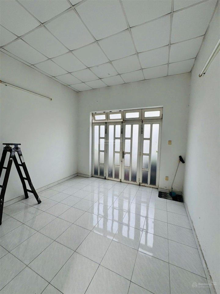 Bán nhà bình long, 3 tầng, 4 x 15m, hẻm xe hơi 6m, chỉ 5.5 tỷ