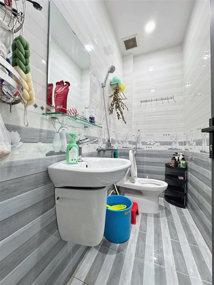 Bán nhà gò xoài, 2 tầng, ngang 6.5m, dài 9m, hẻm xe tải 6m, chỉ 4.3 tỷ