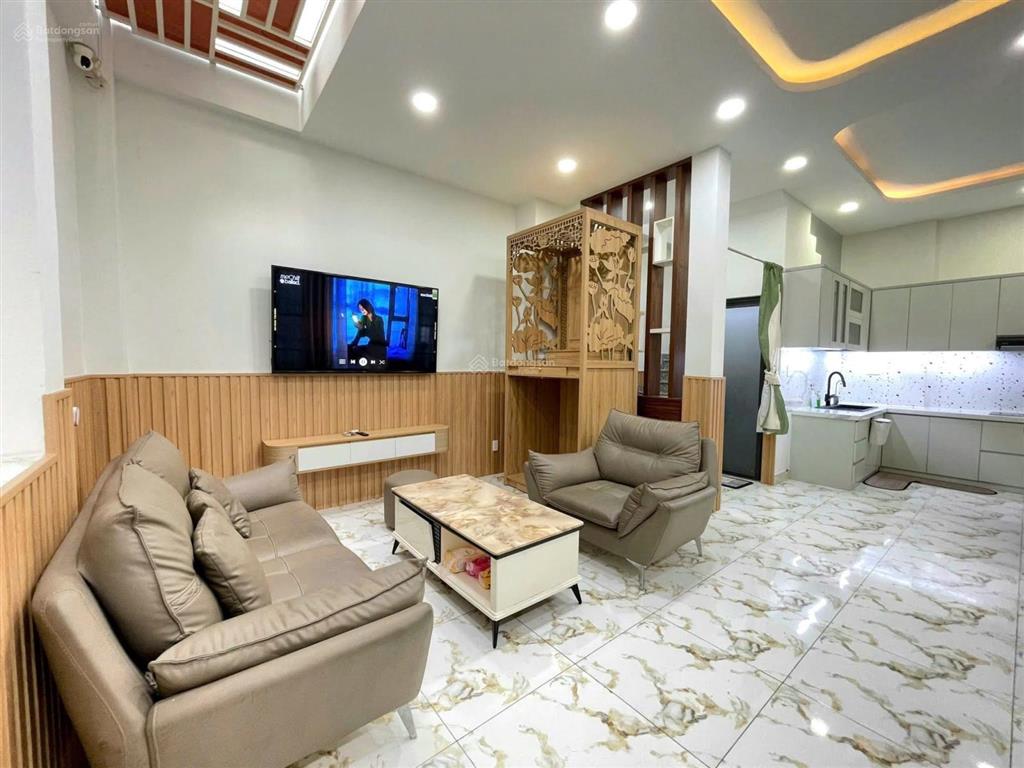Tôi, chính chủ cần bán nhà lê thúc hoạch, 2 tầng, 8.1m x 7.3m, hxh, chỉ 5.6 tỷ