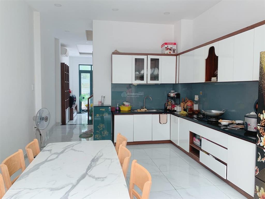 Cần bán gấp nhà 73/ đô đốc long, 4 tầng, 4 x 15m, hẻm 5m ô tô thông, chỉ 7.6 tỷ
