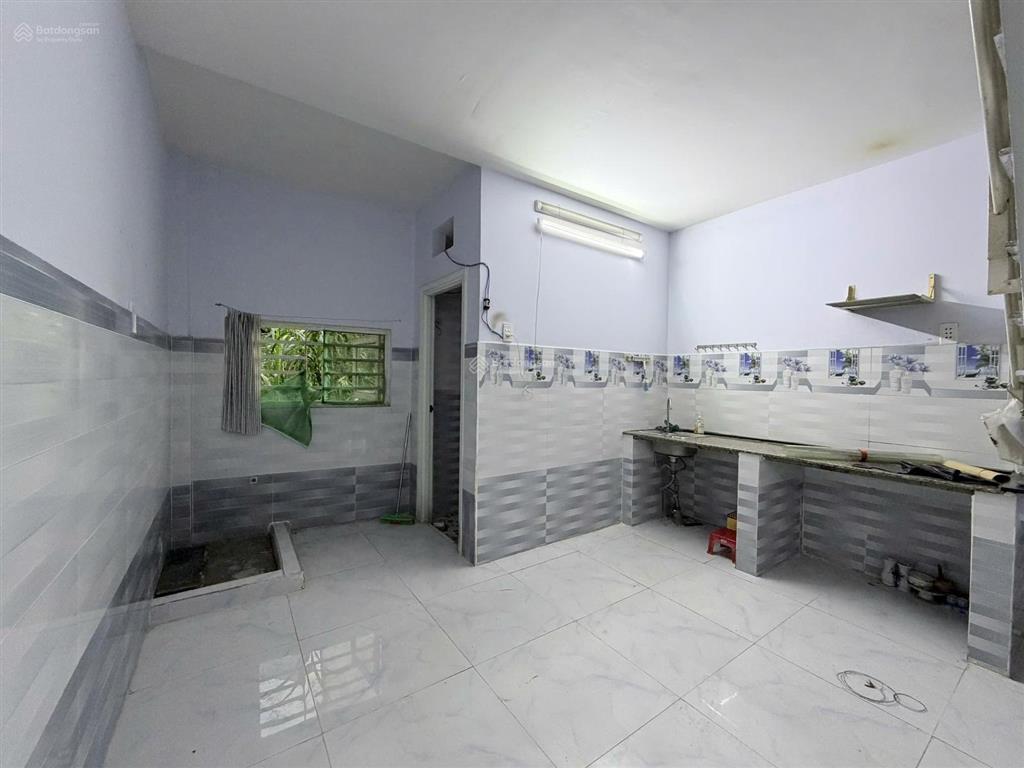 Cần bán gấp nhà nguyễn hữu tiến 2 tầng 4 x 16m hẻm xe hơi chỉ 5 tỷ