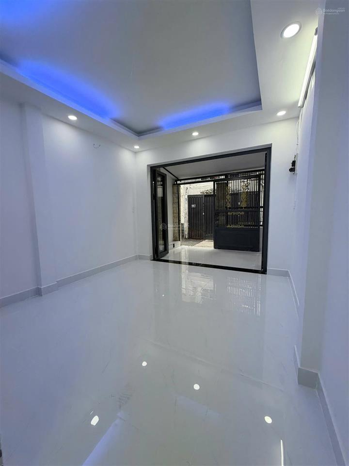 Cần bán nhà tân sơn nhì, 2 tầng, 3.7m x 11m, hẻm xe hơi, chỉ 4.5 tỷ